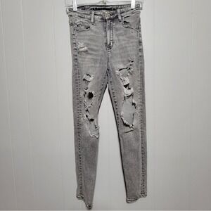 American Eagle Distressed Gray Women's‎ Jeans Next Level Stretch 2 Short